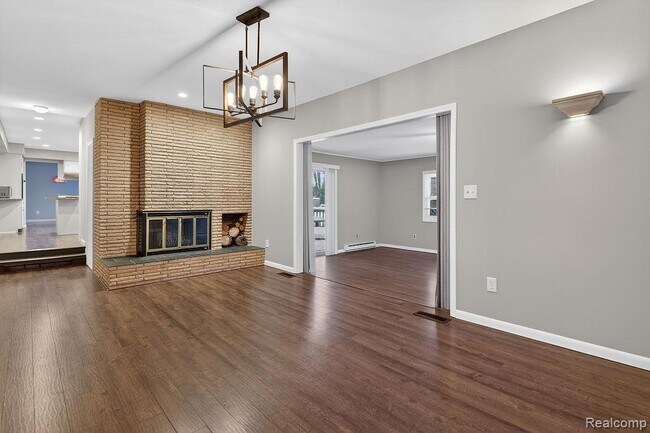 Building Photo - 126 Orchardale Dr