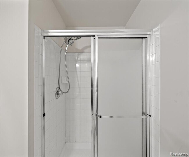 Building Photo - 5864 Willow Ridge Dr