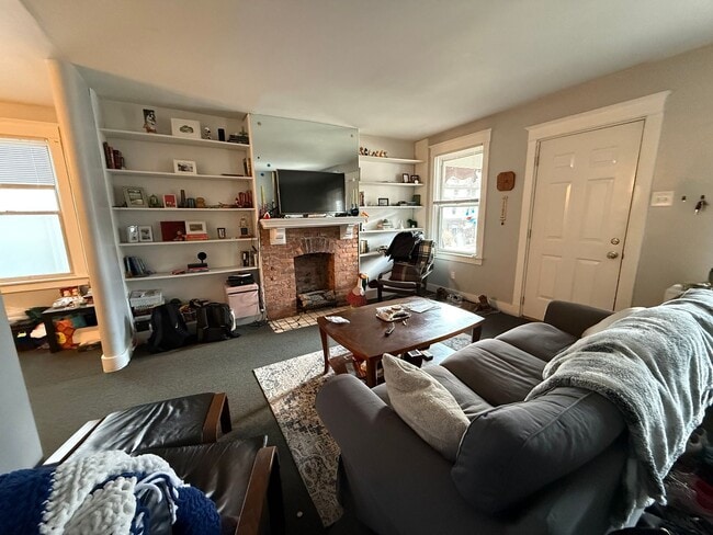 Building Photo - 5921-5923 Nicholson Street