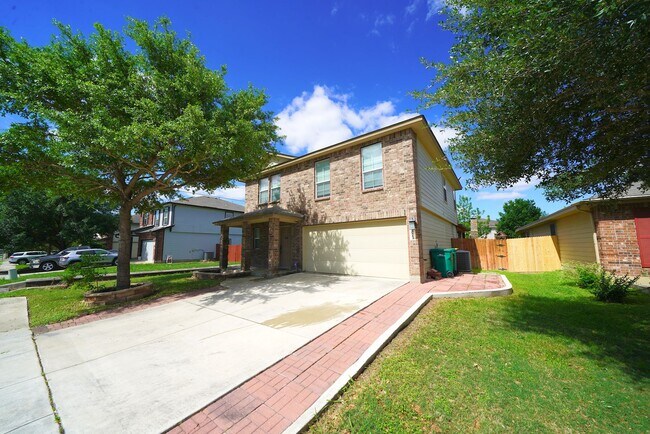 Building Photo - Great 4 Bedroom, 2.5 Bathroom Home Now Ava...