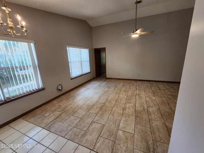 Building Photo - 3510 Rain Forest Dr W
