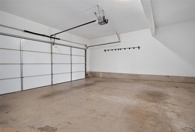 Building Photo - 336 Lariat Cir