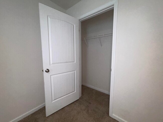 Building Photo - 916 Merganser Way