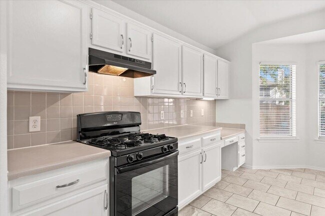 Building Photo - 15423 Quinley Dr