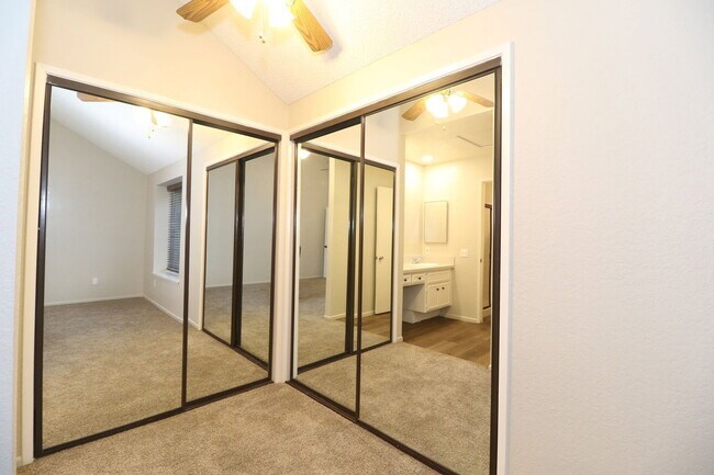 Building Photo - 204 San Luis Rey Dr