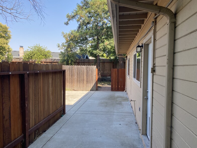 Back patio - 1842 Lynwood Dr