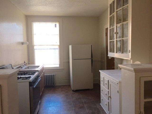 Building Photo - 22 Evergreen Ave