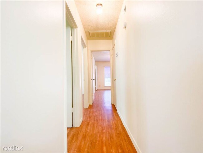 Building Photo - 109 Hughson Ct