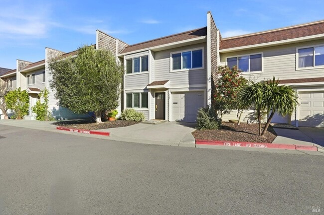 Building Photo - 122 Mariner Green Ct