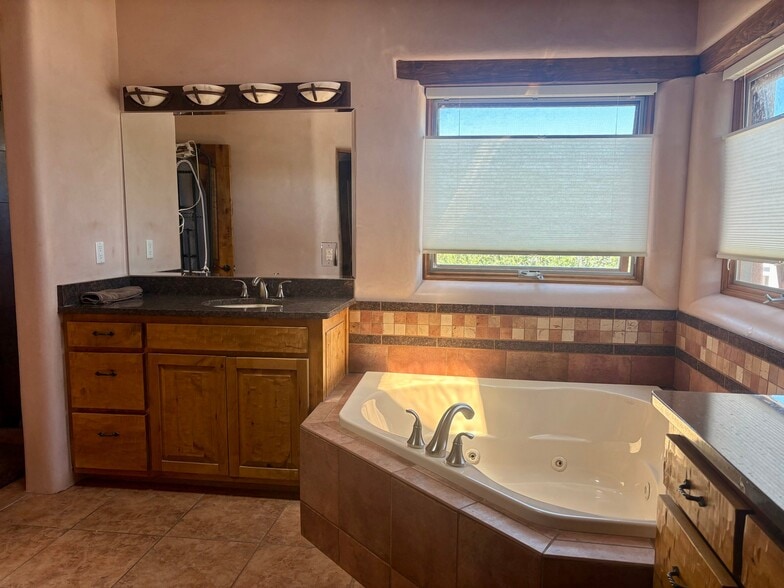 Building Photo - 31 Cll Capulin