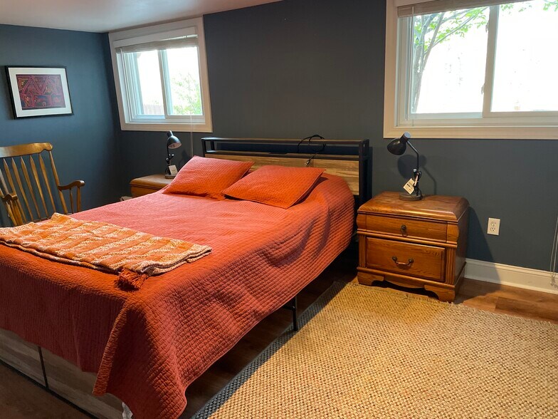 Building Photo - 421 Senter Dr