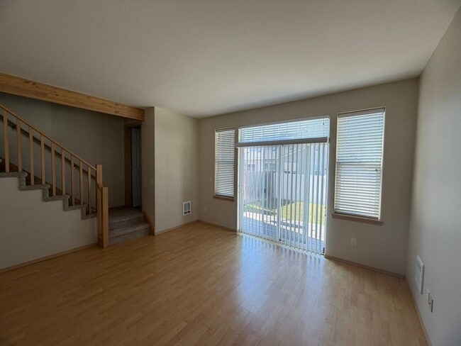 Building Photo - 1224 8th St W