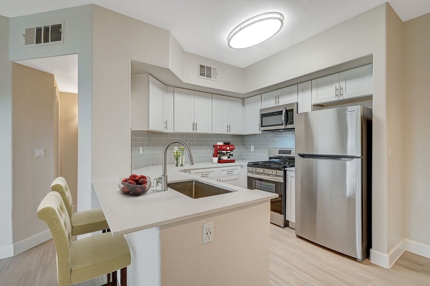 Primary Photo - Falling Water Apartments