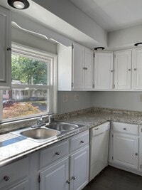 Building Photo - 2-3 Bed Home Available on Quiet Street Newly Renovated!!!