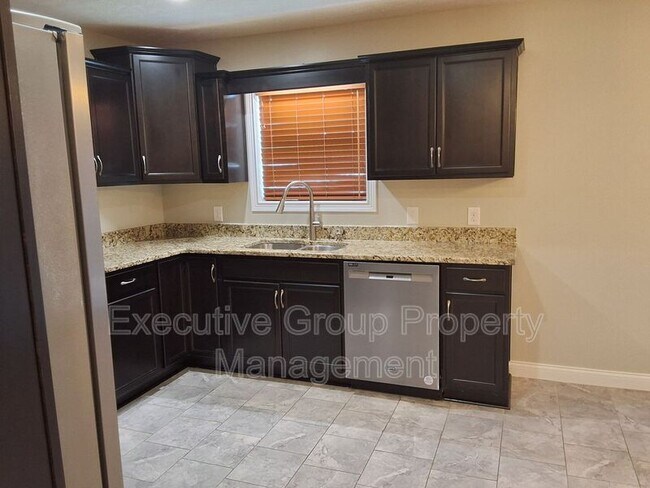 Building Photo - 113 Alcott Ct