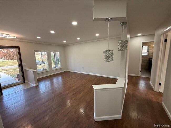 Building Photo - 2308 Kipling Dr