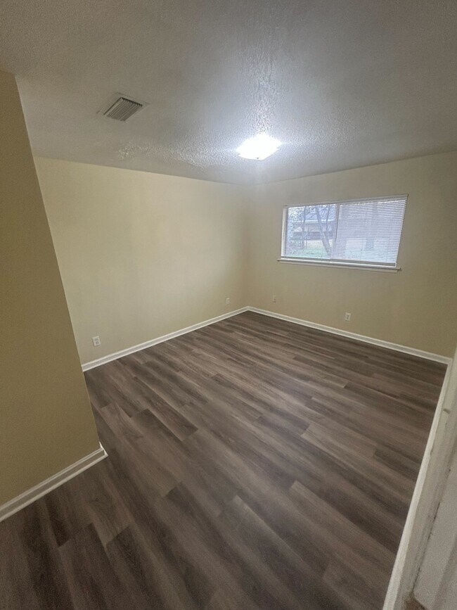 Building Photo - 5328 Ira Ln