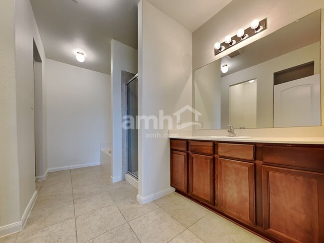 Building Photo - 9210 Bald Cypress St