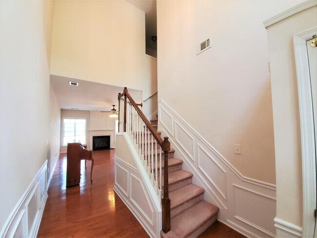 Building Photo - 2087 Deptford Dr