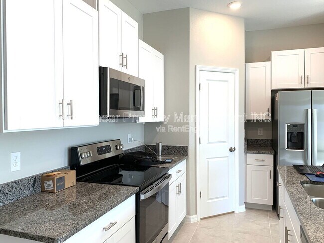 Building Photo - 13611 Wild Ginger St