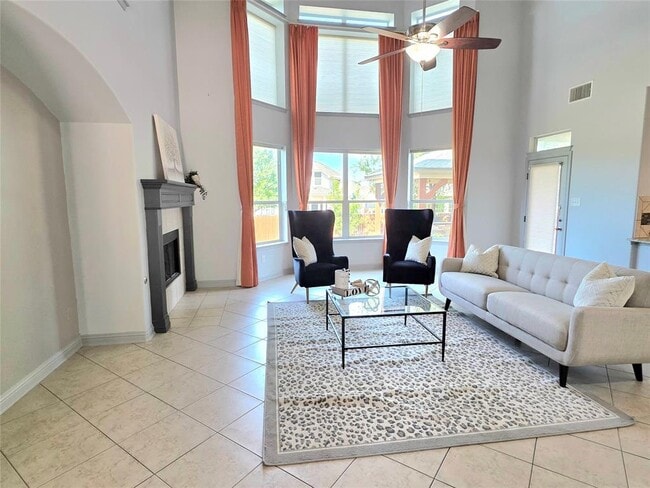 Building Photo - 333 Spanish Mustang Dr