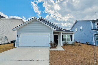 Building Photo - AVAILABLE NOW! (Pet Friendly)