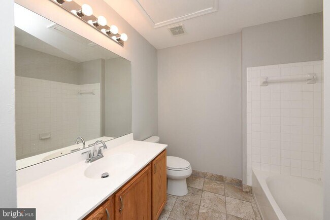 Building Photo - 401 Jene Ct