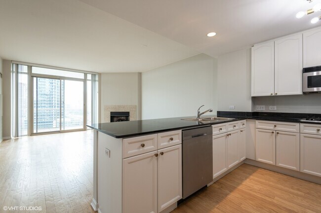 Building Photo - 1515 S Prairie Ave