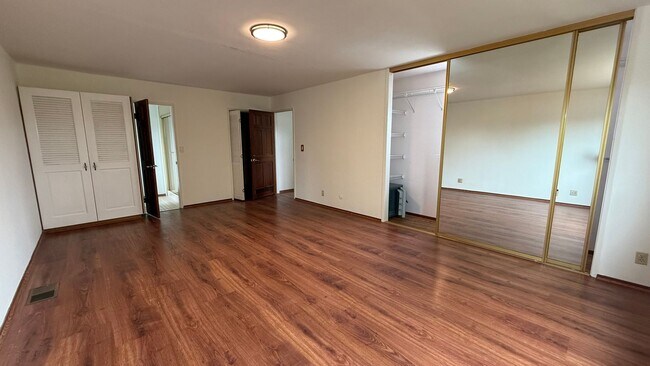 Building Photo - 1081 Holly St