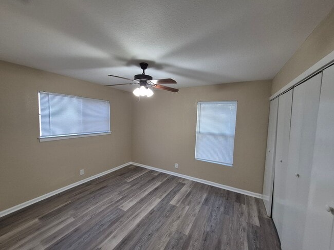 Building Photo - 7215 Glen Heights