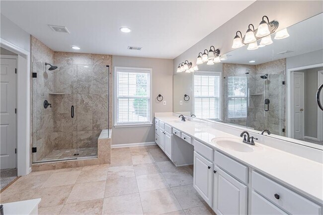 Building Photo - 230 Albrighton Ct