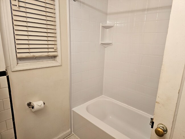 Building Photo - 5724 Chillum Pl NE