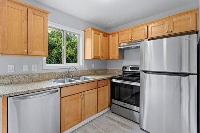 Building Photo - Spacious 2bed/1bath townhome