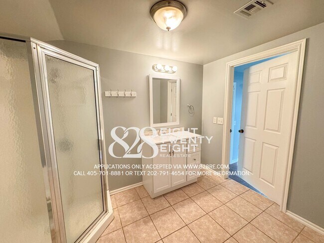 Building Photo - COMING 12/29/25! CUTE 3 BED/2 BATH STONE SINGLE FAMILY W/ GARAGE HOME IN DEL CITY!