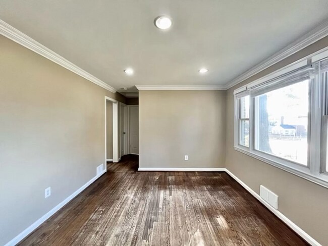 Building Photo - 5128 Mangum Rd