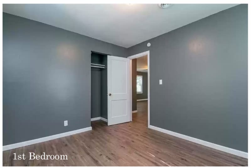 Building Photo - 1311 N Eisenhower Dr