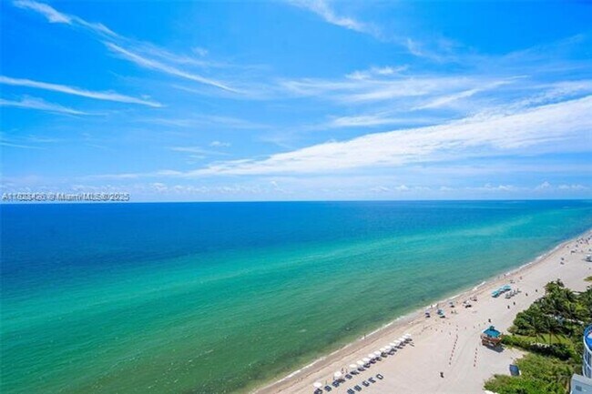 Building Photo - 15901 Collins Ave
