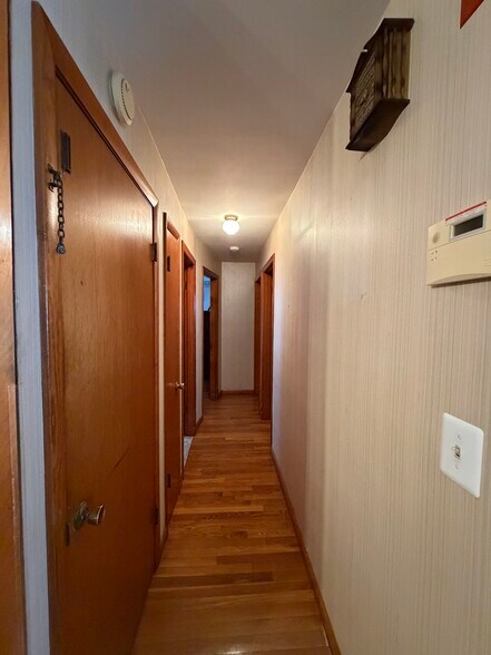 Building Photo - 19 Kenberma Rd