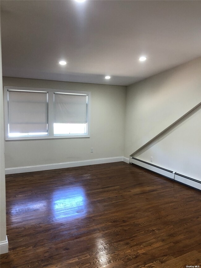 Building Photo - 231 Evergreen Ave