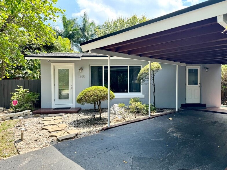 Primary Photo - 1280 NE 38th St