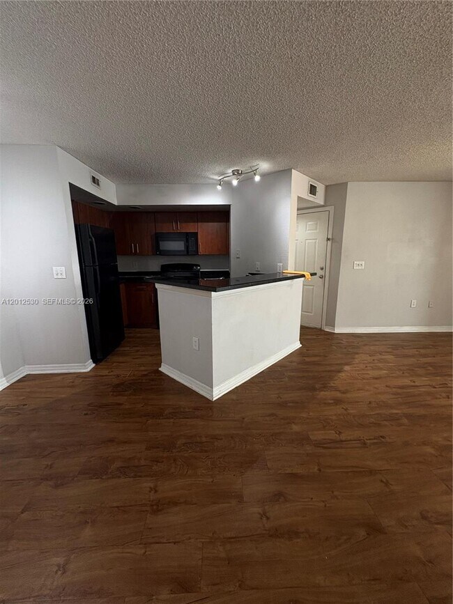 Building Photo - 701 Vista Isles Dr