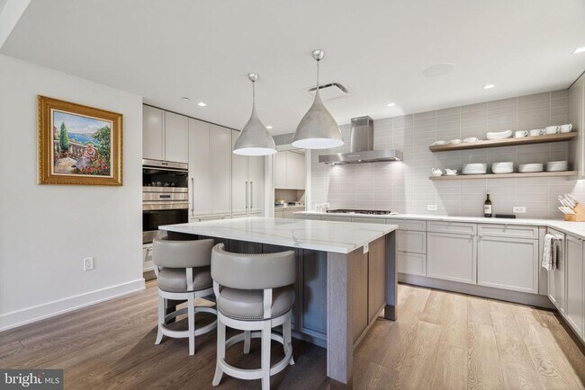 Building Photo - 130 18TH St