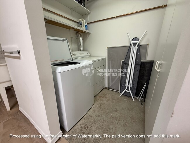 Building Photo - 643 Atherton Pl