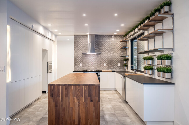 Building Photo - 1029 Calle Parque Dr