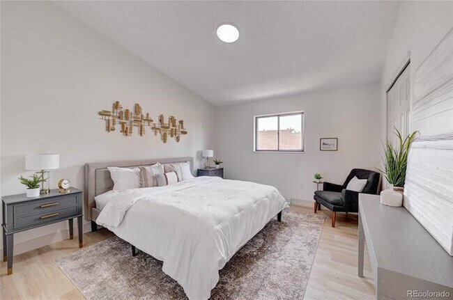 Building Photo - 12028 E Harvard Ave