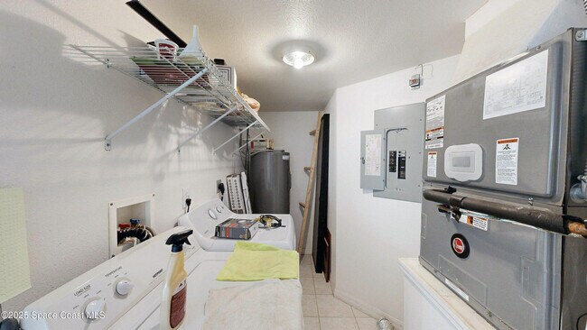 Building Photo - 8935 Puerto Del Rio Dr