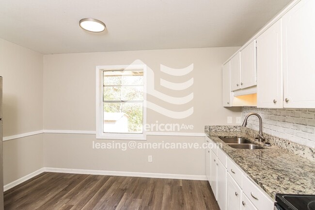 Building Photo - 1704 8th Pl S