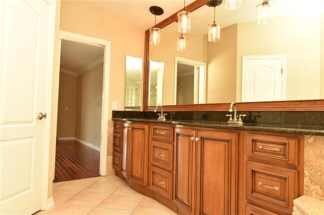 Building Photo - 816 Sandringham Ln
