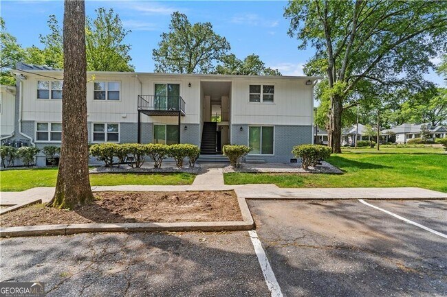 Building Photo - 1701 Hawthorne Ave