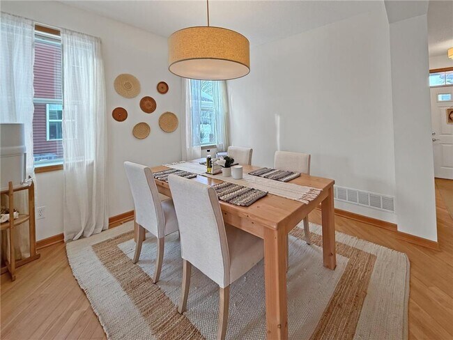 Building Photo - 4591 Empress Way N